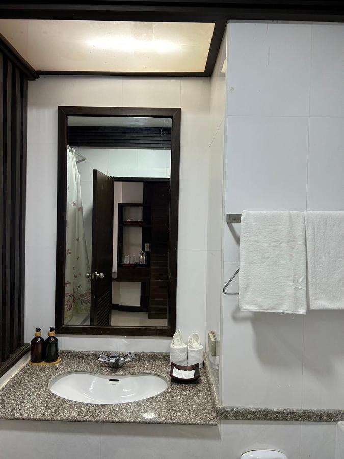 Grand Phranakhon Hotel Phra Nakhon Si Ayutthaya Exteriör bild